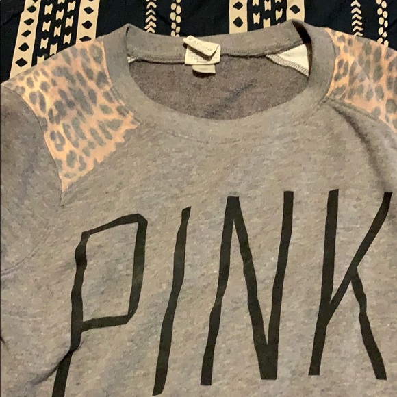 PINK crew neck sweater with cheetah print - Picture 2 of 4